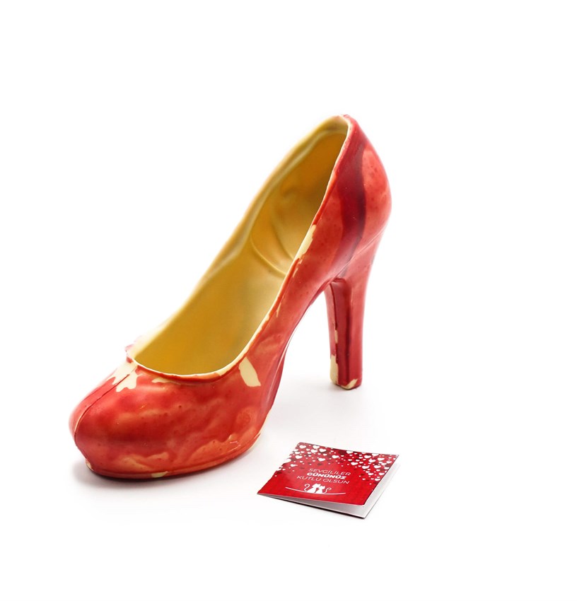 Liva Sevgilime Kırmızı Ayakkabı Çikolata Büyük